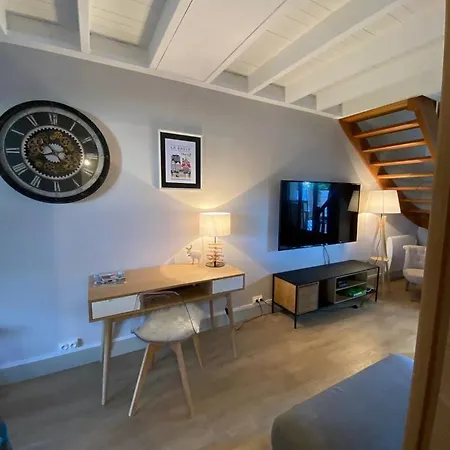 Patio De La Chapelle *